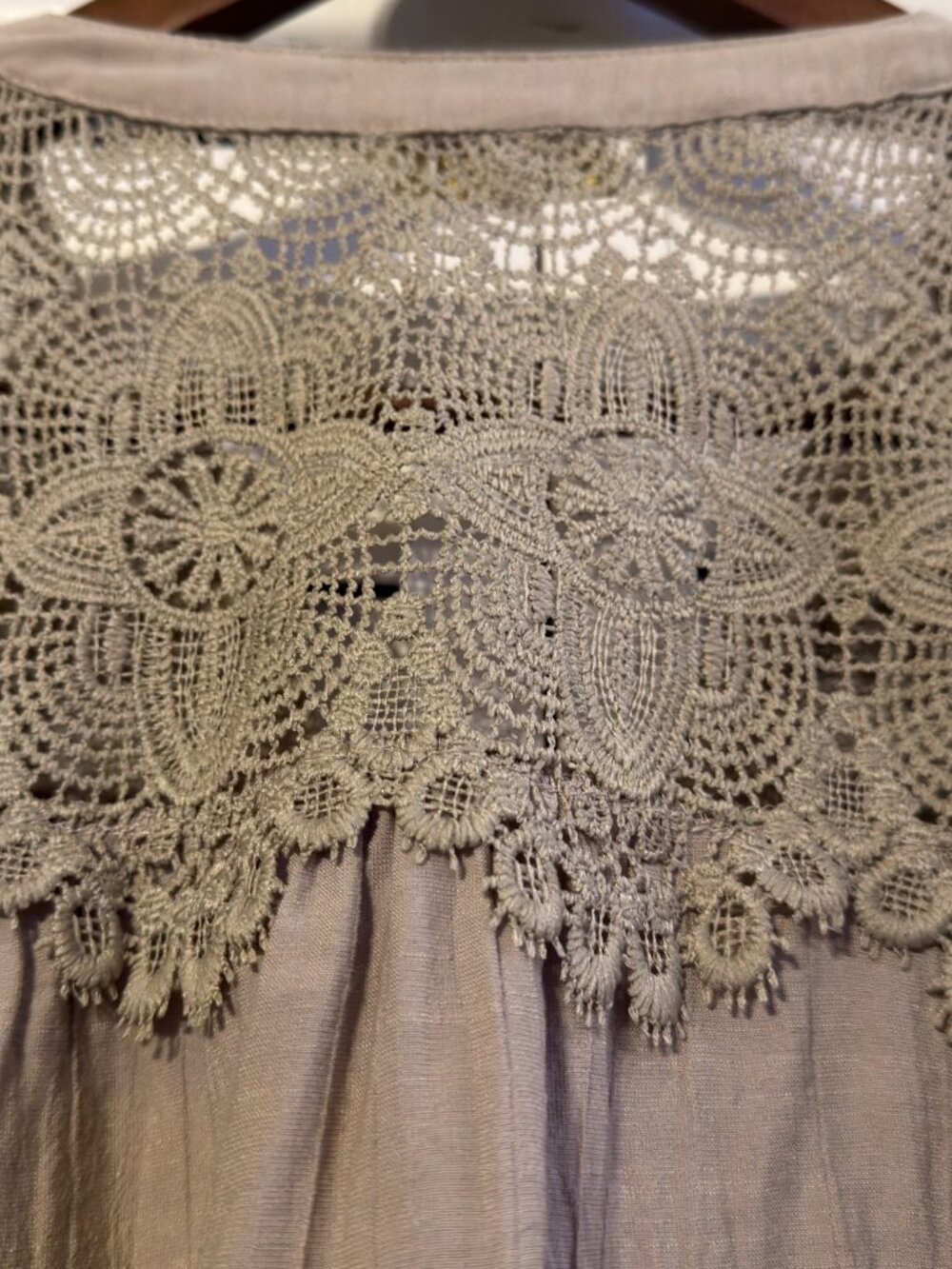 Fig + Flower Boho Blouse - Taupe - Size L - Picture 9 of 12